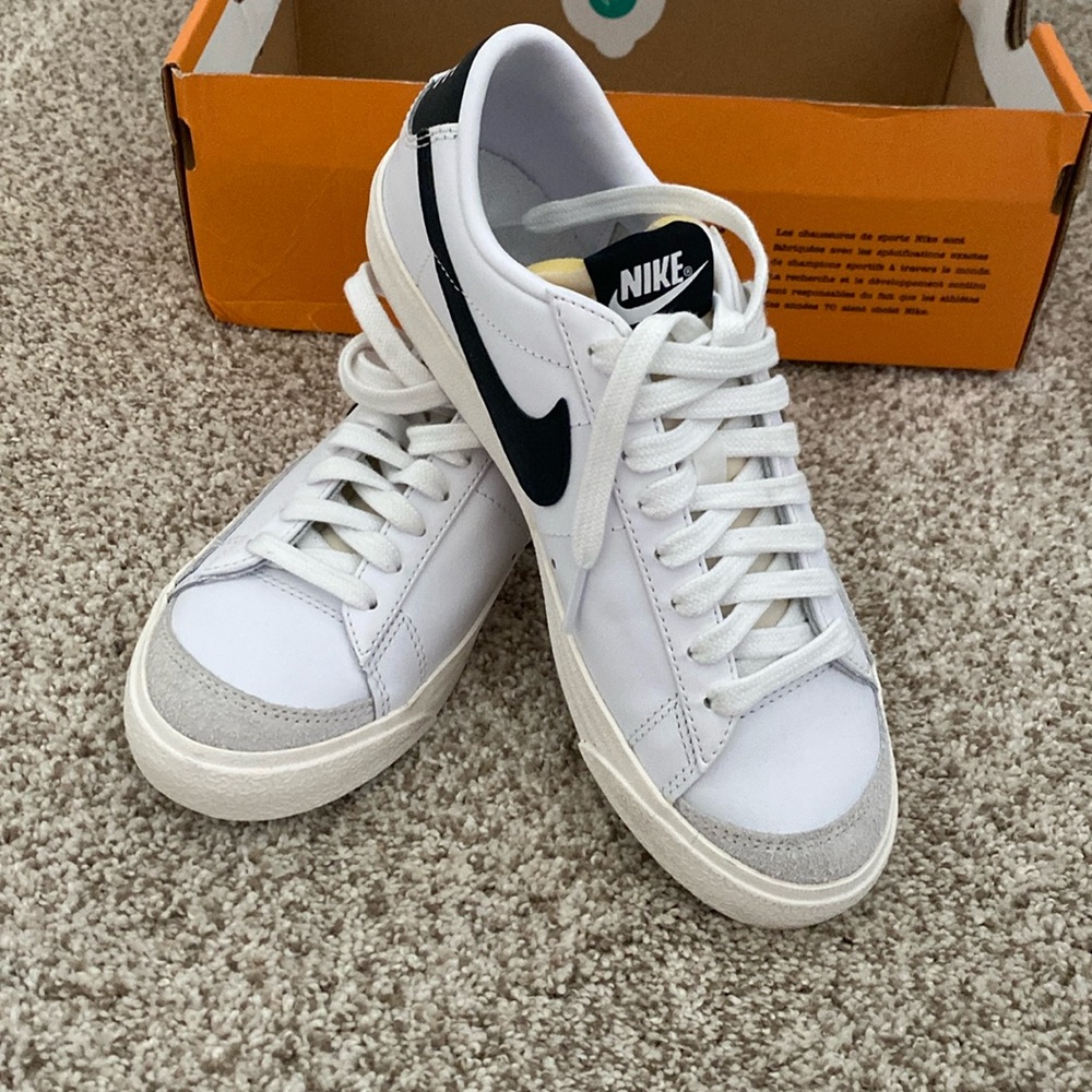 Nike Blazers White and Black Sneakers size 7